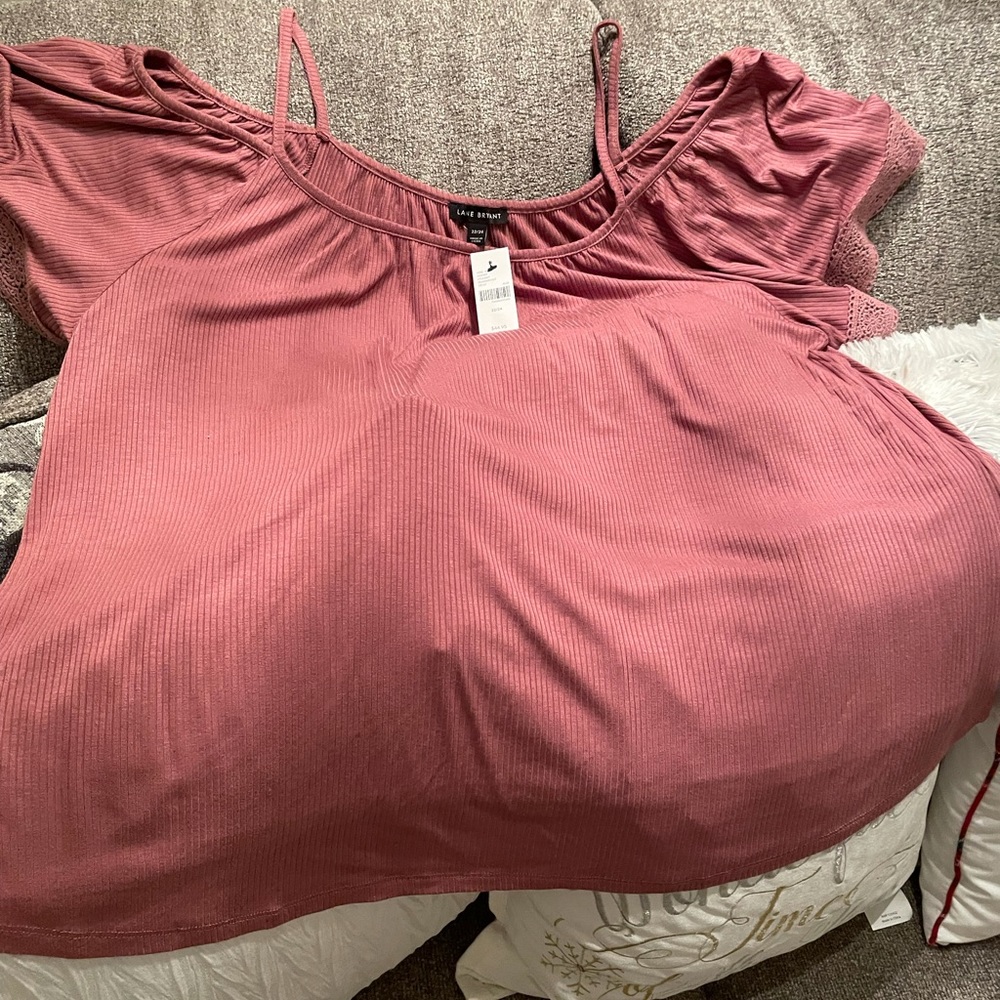 Cold Shoulder Chic - Picture 2 of 4